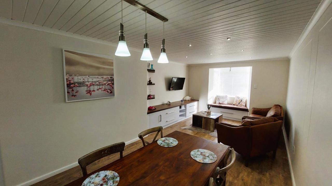 Nautilus 2 Bedroom Self-Catering Apartment Swakopmund Esterno foto